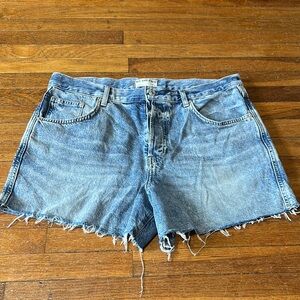 We The Free Women’s “Ivy” Midrise Denim Shorts, Button Fly, Sz 32
